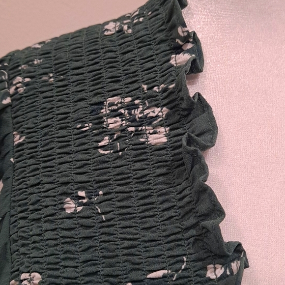 Abercrombie & Fitch  long sleeve Smocked wrap top - Picture 8 of 11